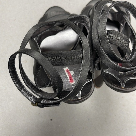 NWOT Leon Max Shoes, Color more like Coffee - Picture 3 of 8